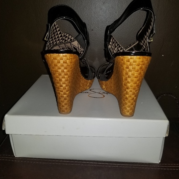 Sandals - Picture 4 of 4